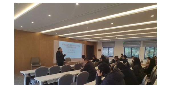以信心凝聚力量，以實干譜寫華章——在新經濟下，發現新商機，實現新發展